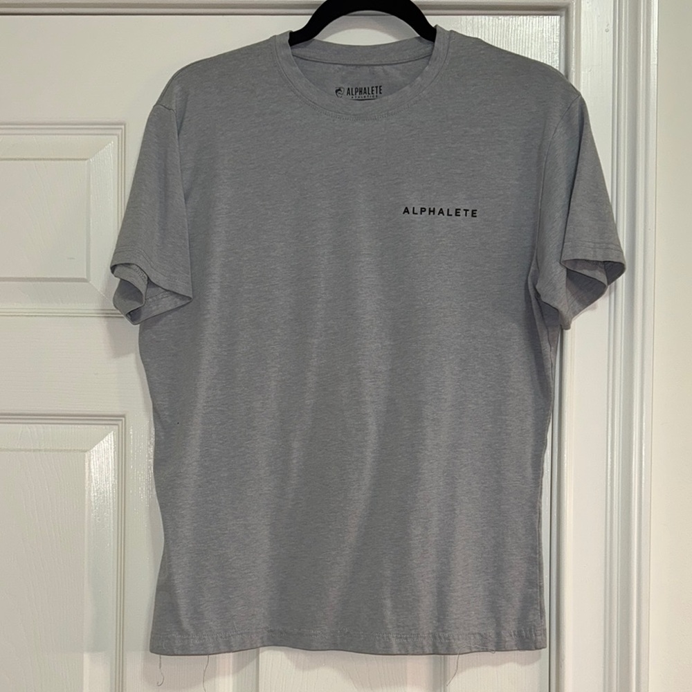 Alphalete Men's Gray T-Shirt